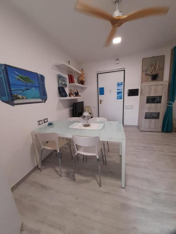 Ambos Mundos Apartment Quartu SantʼElena Exterior foto